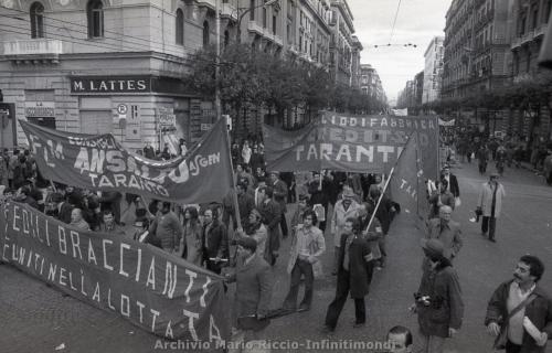 1975-12-DICEMBRE-10