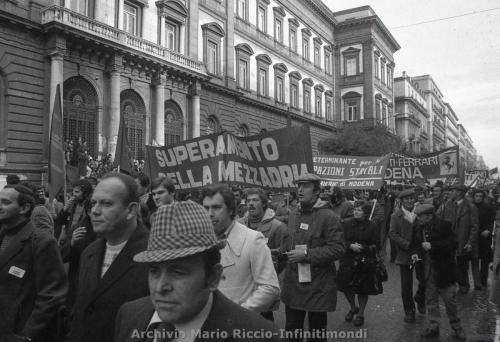 1975-12-DICEMBRE-14