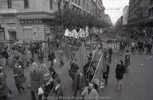 1975-12-DICEMBRE-15