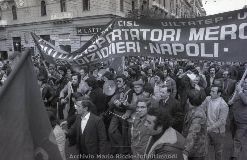 1975-12-DICEMBRE-20