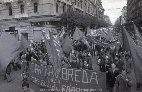 1975-12-DICEMBRE-21
