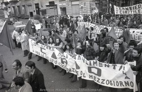 1975-12-DICEMBRE-4