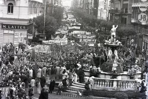 1975-12-DICEMBRE-MANIFESTZIONE-SINDACALE-NAZIONALE-A-NAPOLI-1A