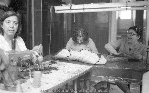 1975-DONNE-LAVORO-A-DOMICILIO-1