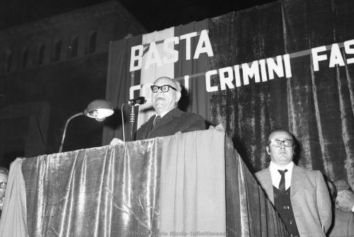 1975-GENNAIO-TERRACINI-MANIFESTAZIONE-ANTIFASCISTA-3
